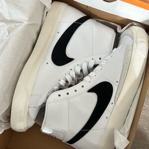 Nike Women's White and Black High-Top Sneakers